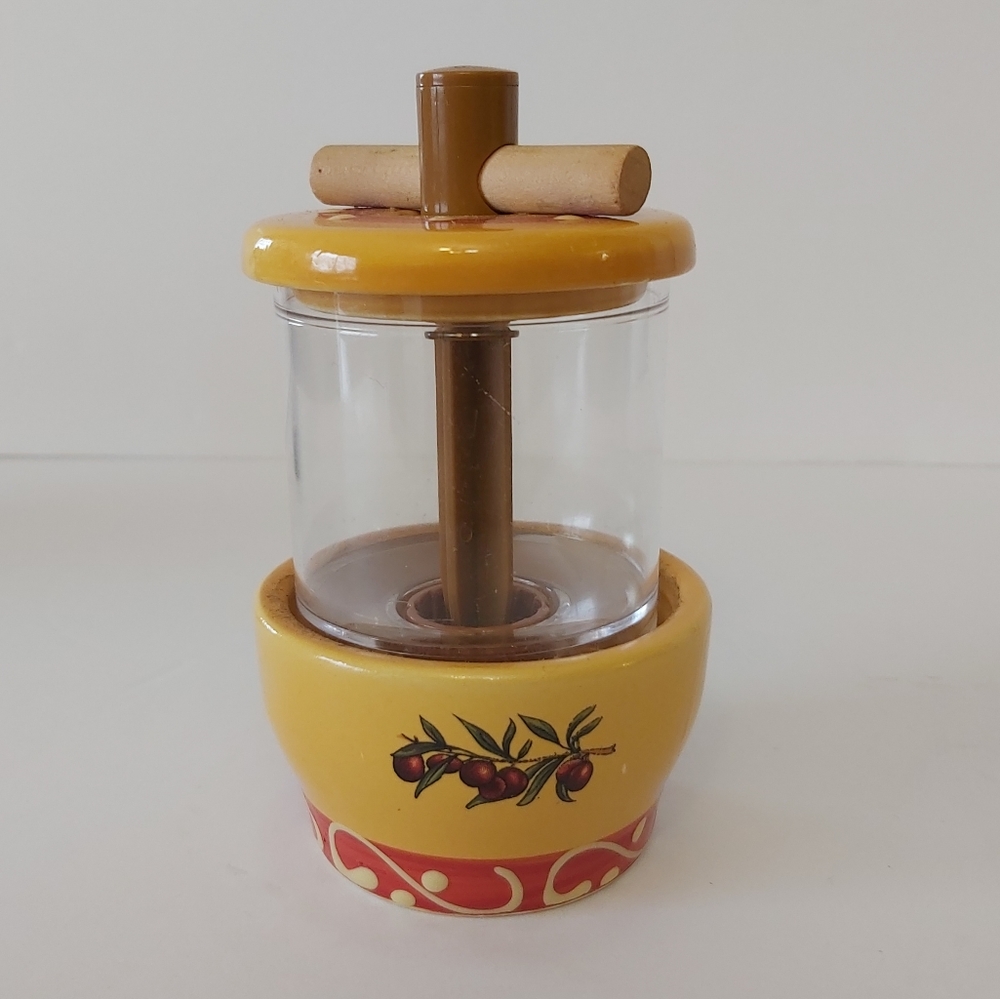 Ceramic Mill for herbes